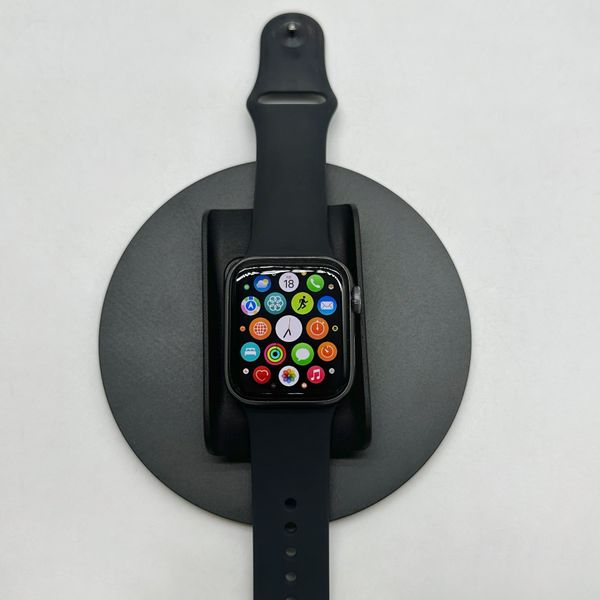 Apple Watch 4 40mm Space Gray б/у (PKDH3) 3469        фото