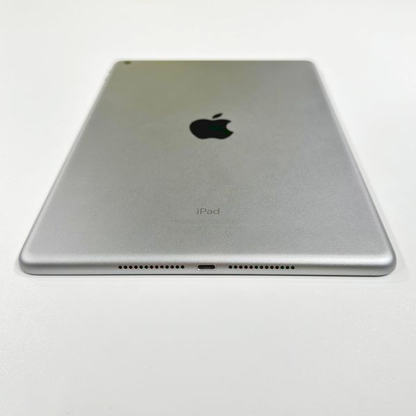 iPad 5th gen Wi-Fi 32gb Space Gray б\у (0HLF9) 4454        фото