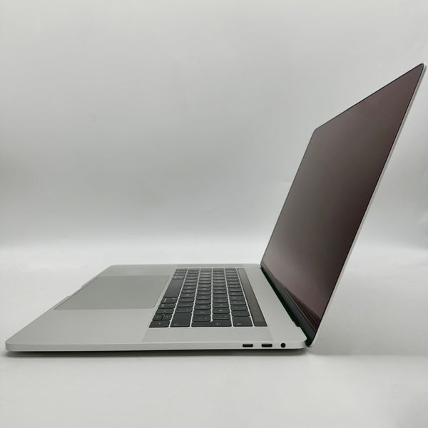 MacBook Pro 15" 2018 i7 16gb RAM 256gb SSD Silver б/у (8JG5L) 8JG5L фото