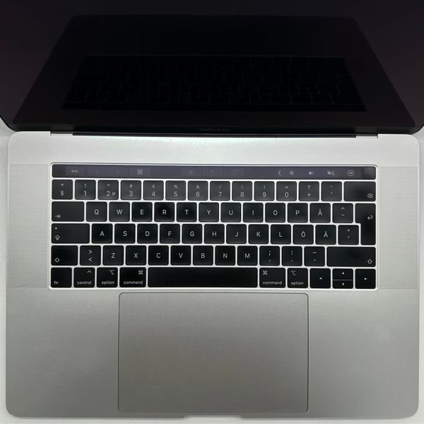 MacBook Pro 15" 2018 i7 16gb RAM 256gb SSD Silver б/у (8JG5L) 8JG5L фото