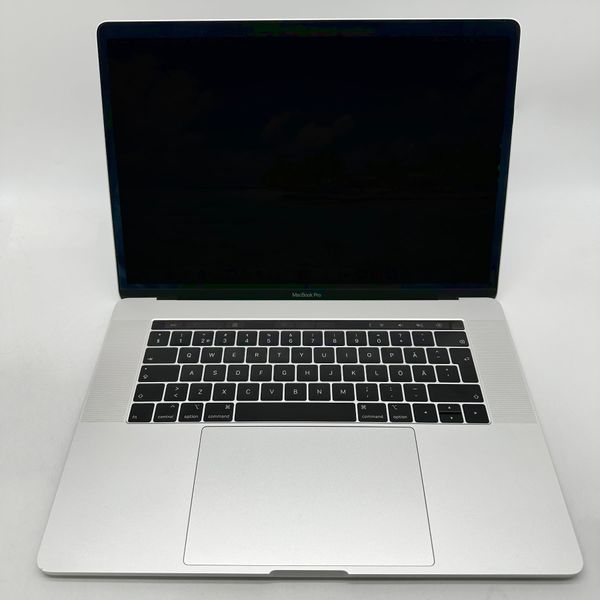 MacBook Pro 15" 2018 i7 16gb RAM 256gb SSD Silver б/у (8JG5L) 8JG5L фото