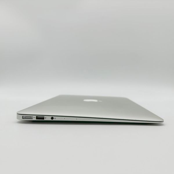 MacBook Air 13" 2015 i5 4gb RAM 128gb SSD Silver б/у (WG940) 4070        фото