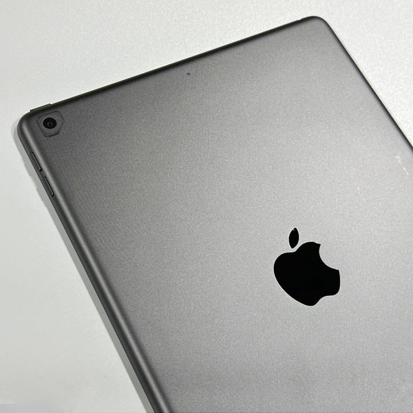 iPad 8th gen Wi-Fi 32GB Space Gray б/у (ZQ1GC) 4102        фото