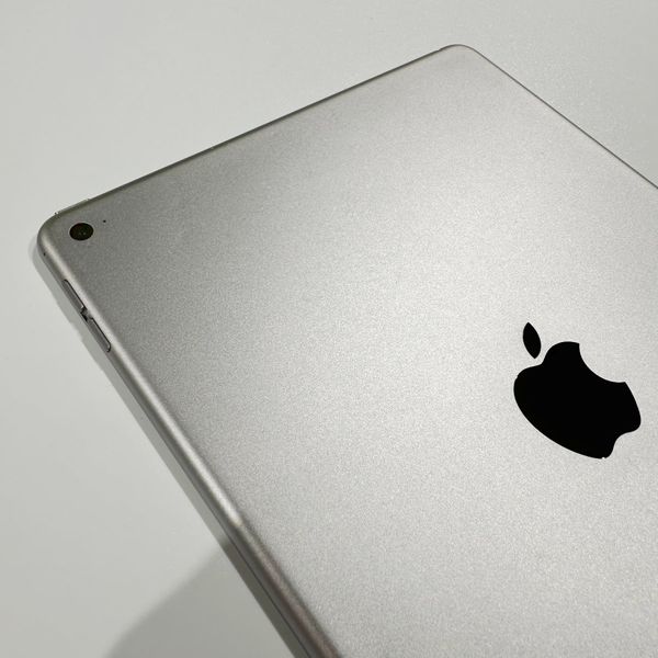 iPad Air (2th gen) Wi-Fi 32gb Space Gray б/у (0HG5D) 3995        фото